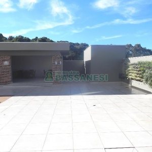 Apto Mobiliado com 45m², 1 dormitório, 1 vaga, no bairro Madureira em Caxias do Sul para Alugar