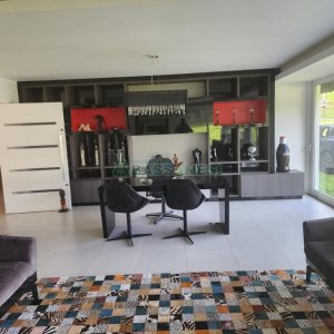 Chácara com 400m², 3 dormitórios, 4 vagas, no bairro De Lazzer em Caxias do Sul para Comprar