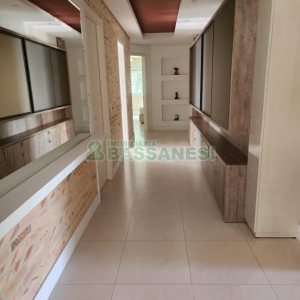 Chácara com 400m², 3 dormitórios, 4 vagas, no bairro De Lazzer em Caxias do Sul para Comprar