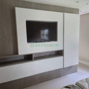 Chácara com 400m², 3 dormitórios, 4 vagas, no bairro De Lazzer em Caxias do Sul para Comprar