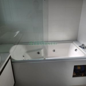 Chácara com 400m², 3 dormitórios, 4 vagas, no bairro De Lazzer em Caxias do Sul para Comprar