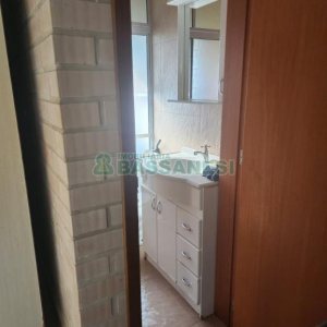 Chácara com 400m², 3 dormitórios, 4 vagas, no bairro De Lazzer em Caxias do Sul para Comprar