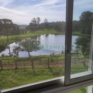 Chácara com 400m², 3 dormitórios, 4 vagas, no bairro De Lazzer em Caxias do Sul para Comprar