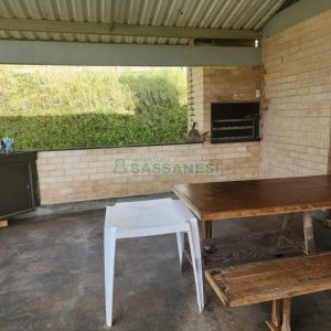 Chácara com 400m², 3 dormitórios, 4 vagas, no bairro De Lazzer em Caxias do Sul para Comprar