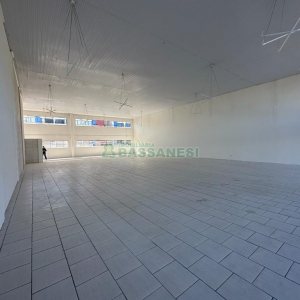 Loja com 400m², no bairro Cinqüentenário em Caxias do Sul para Alugar