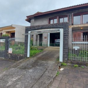 Casa com 382m², 3 vagas, no bairro Santa Catarina em Caxias do Sul para Comprar
