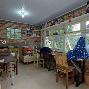 Casa com 382m², 3 vagas, no bairro Santa Catarina em Caxias do Sul para Comprar