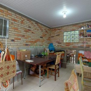 Casa com 382m², 3 vagas, no bairro Santa Catarina em Caxias do Sul para Comprar