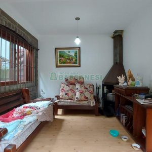 Casa com 382m², 3 vagas, no bairro Santa Catarina em Caxias do Sul para Comprar