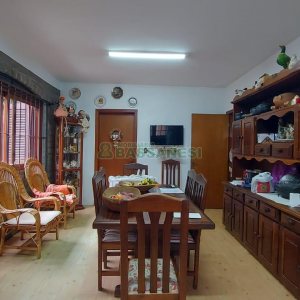 Casa com 382m², 3 vagas, no bairro Santa Catarina em Caxias do Sul para Comprar