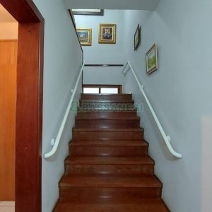 Casa com 382m², 3 vagas, no bairro Santa Catarina em Caxias do Sul para Comprar