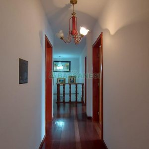 Casa com 382m², 3 vagas, no bairro Santa Catarina em Caxias do Sul para Comprar