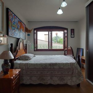 Casa com 382m², 3 vagas, no bairro Santa Catarina em Caxias do Sul para Comprar