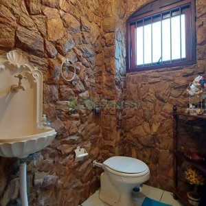 Casa com 382m², 3 vagas, no bairro Santa Catarina em Caxias do Sul para Comprar