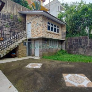 Casa com 382m², 3 vagas, no bairro Santa Catarina em Caxias do Sul para Comprar