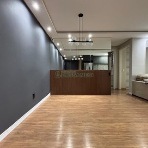 Apto Mobiliado com 55m², 2 dormitórios, 1 vaga, no bairro De Lazzer em Caxias do Sul para Alugar
