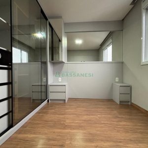 Apto Mobiliado com 55m², 2 dormitórios, 1 vaga, no bairro De Lazzer em Caxias do Sul para Alugar