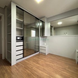 Apto Mobiliado com 55m², 2 dormitórios, 1 vaga, no bairro De Lazzer em Caxias do Sul para Alugar