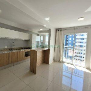 Apartamento com 80m², 2 dormitórios, 1 vaga, no bairro De Lazzer em Caxias do Sul para Comprar