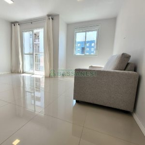 Apartamento com 80m², 2 dormitórios, 1 vaga, no bairro De Lazzer em Caxias do Sul para Comprar