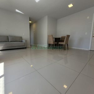 Apartamento com 80m², 2 dormitórios, 1 vaga, no bairro De Lazzer em Caxias do Sul para Comprar