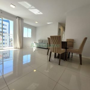 Apartamento com 80m², 2 dormitórios, 1 vaga, no bairro De Lazzer em Caxias do Sul para Comprar