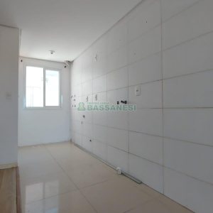 Apartamento com 53m², 2 dormitórios, 4 vagas, no bairro Desvio Rizzo em Caxias do Sul para Comprar