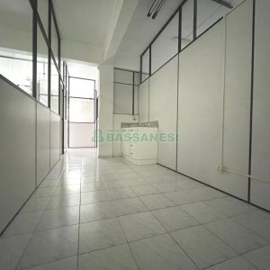 Loja com 191m², no bairro Pio X em Caxias do Sul para Alugar ou Comprar