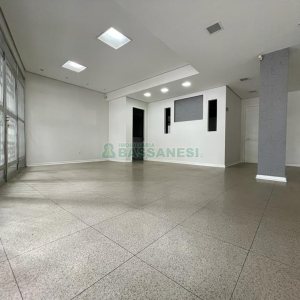 Loja com 191m², no bairro Pio X em Caxias do Sul para Alugar ou Comprar