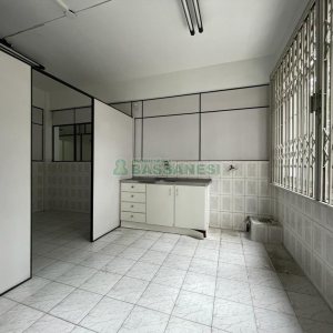 Loja com 191m², no bairro Pio X em Caxias do Sul para Alugar ou Comprar