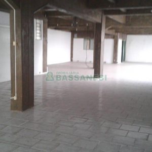 Loja com 270m², no bairro Exposição em Caxias do Sul para Alugar