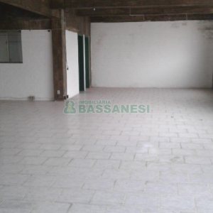 Loja com 270m², no bairro Exposição em Caxias do Sul para Alugar