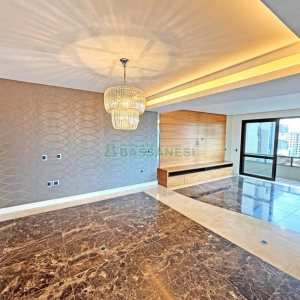 Apartamento com 344m², 4 dormitórios, 3 vagas, no bairro Madureira em Caxias do Sul para Comprar