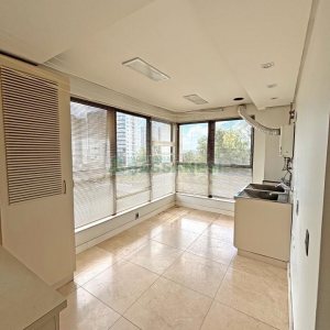 Apartamento com 344m², 4 dormitórios, 3 vagas, no bairro Madureira em Caxias do Sul para Comprar