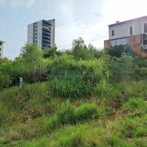 Terreno com 1185m², no bairro São Leopoldo em Caxias do Sul para Comprar