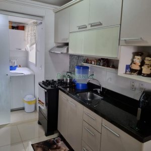 Apartamento com 49m², 2 dormitórios, no bairro Charqueadas em Caxias do Sul para Comprar