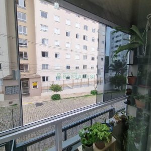 Apartamento com 49m², 2 dormitórios, no bairro Charqueadas em Caxias do Sul para Comprar