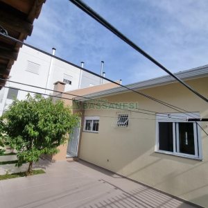 Casa com 139m², 3 dormitórios, 2 vagas, no bairro São Luiz em Caxias do Sul para Comprar