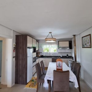 Casa com 139m², 3 dormitórios, 2 vagas, no bairro São Luiz em Caxias do Sul para Comprar