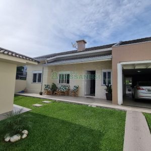 Casa com 139m², 3 dormitórios, 2 vagas, no bairro São Luiz em Caxias do Sul para Comprar