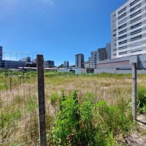 Terreno com 835m², no bairro Villagio Iguatemi em Caxias do Sul para Comprar