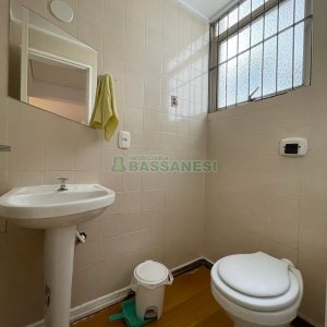 Sala Mobiliada com 60m², no bairro Centro em Caxias do Sul para Alugar