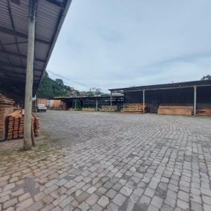 Loja com 350m², no bairro São Cristóvão em Caxias do Sul para Alugar