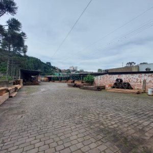 Loja com 350m², no bairro São Cristóvão em Caxias do Sul para Alugar