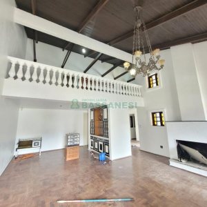 Casa com 360m², 3 dormitórios, 3 vagas, no bairro Marechal Floriano em Caxias do Sul para Alugar