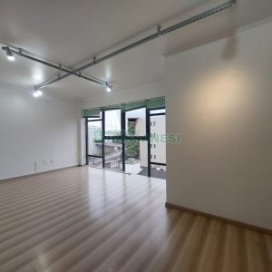 Sala com 24m², no bairro Centro em Caxias do Sul para Alugar