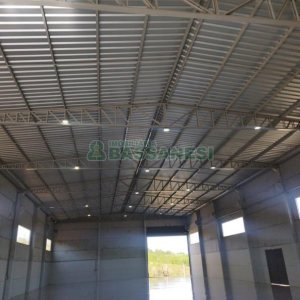 Pavilhão com 830m², no bairro São Gotardo em Flores da Cunha para Alugar