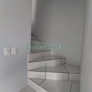 Sobrado com 89m², 2 dormitórios, no bairro São Luiz em Caxias do Sul para Comprar