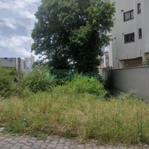 Terreno com 341m², no bairro Madureira em Caxias do Sul para Comprar