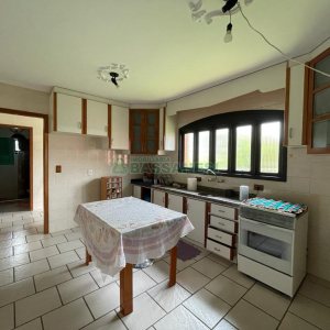 Casa com 260m², 3 dormitórios, 3 vagas, no bairro Interlagos em Caxias do Sul para Alugar